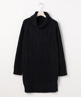 モールヤーンケーブルニットワンピース