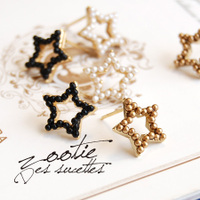 スターシェイプビーズラインピアス