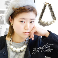 パールボールツイードネックレス