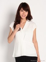 Ｖネックタックブラウス/ホワイト