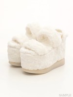 ライティングファーサンダル/ホワイト