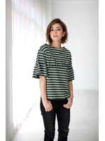【AZUL by moussy】筆記体ロゴフレアスリーブT/柄KHA