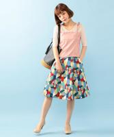 幾何学柄タックフレアスカート