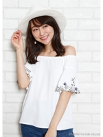 カラー刺繍オフショルブラウス/ライトブルー