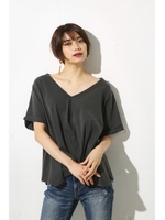 【AZUL by moussy】両VネックヘムフレアTOPS/BRN