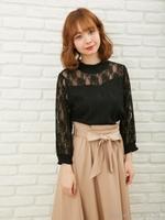 ヨークシアー レース ハーフネック トップス 7分袖/オフホワイト