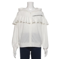 フリルつきパーカー