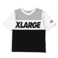 【30%OFF】配色切り替えロゴ入りVネックTシャツ