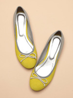 バレーシューズ