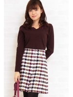 フラワー刺しゅうVニット/ブラウン(050)