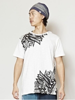 【チャイハネ】フェザープリントメンズＴシャツ/ホワイト