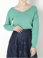 ロングスリーブネックレス付ニット/グリーン