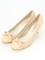 履き心地良く合わせやすいパンプス