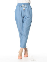 テーパードパンツ