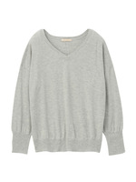 バックスリットVネックニット