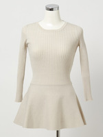 ペプラムリブニット