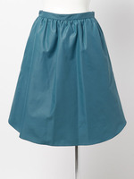 バックレイヤードフレアスカート