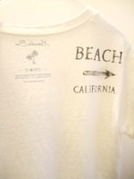 BEACHVネックTシャツ