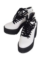 engineer boots/white