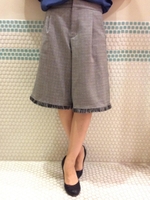 裾フリンジハーフパンツ/ブラック柄