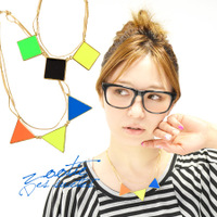 トリプルネオンカラージオメトリックネックレス