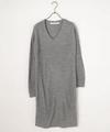 Vネックニットワンピース