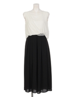 ウエストビジュー付きロンパース/ホワイト