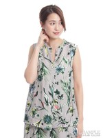 ラフタッチフラワープリントノースリーブブラウス/ベージュ