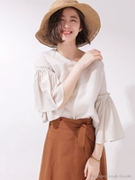 【HERS 7月号掲載】ギャザーフレアスリーブブラウス/ライトベージュ