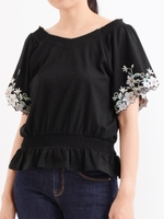 【WEB限定価格】フレア袖刺繍プルオーバー/ブラック