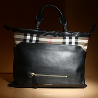 【新品】 バーバリー レザー 英国チェック柄 バッグ 34497 ブラック系 メンズ レディース