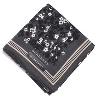 【新品】 薄手 ハンカチ 花柄  バーバリー 72012 BURBERRY ブラック レディース