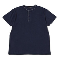 バックロゴヘンリーネックTシャツ