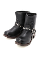 スタッズ付きブーツ