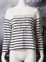 32プリント入りボーダーロンTシャツ