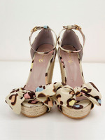 ヒョウリボンウエッジサンダル