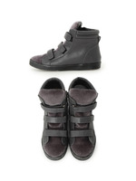 異素材ハイカットスニーカー