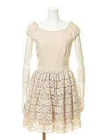 無地×レースワンピ