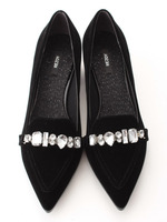 ポインテッドトゥビジュー付きローファー