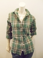 シャーリングチェックシャツ