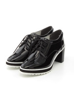 レースアップシューズ