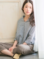 ノーカラーVネックプルオーバー/ブラック柄