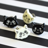 フォピッシュキャットピアス