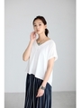 【AZUL by moussy】レーヨンローンVネック半袖Tブラウス/O/WHT