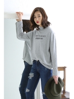 【AZUL by moussy】テキスト刺繍ハイネック長袖プルオーバー/T.GRY