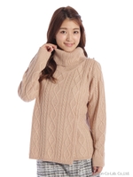 ラップ風ケーブルオフタートルニット/ピンクベージュ