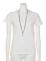 アクセ付き変形VネックT/ホワイト