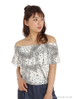 バンダナ柄オフショルTOPS/BLACK