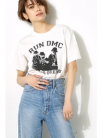 【AZUL by moussy】RUNDMCモノクロフォトTシャツ/O/WHT