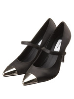 トゥーキャップサテンパンプス